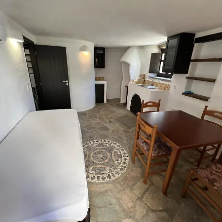 Aspro Paros 2 *